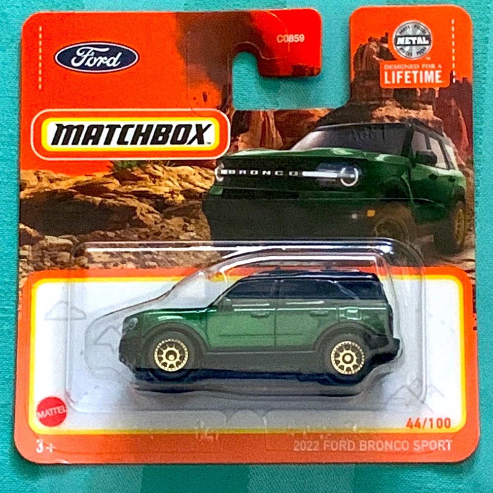 2022 Ford Bronco Sport Toy car - Green Matchbox - Picture 3 of 10